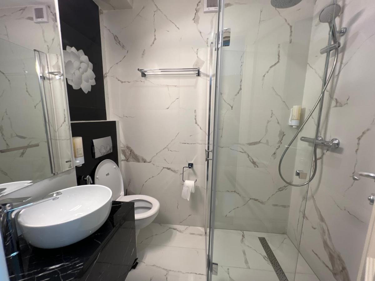 Ocaua Lui Cuza Hotel Tekucs Kültér fotó